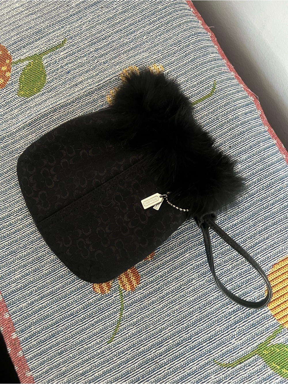 Coach Rare Y2K Black Signature Drawstring Pouch with Fur Trim 2003 - Picture 4 of 10